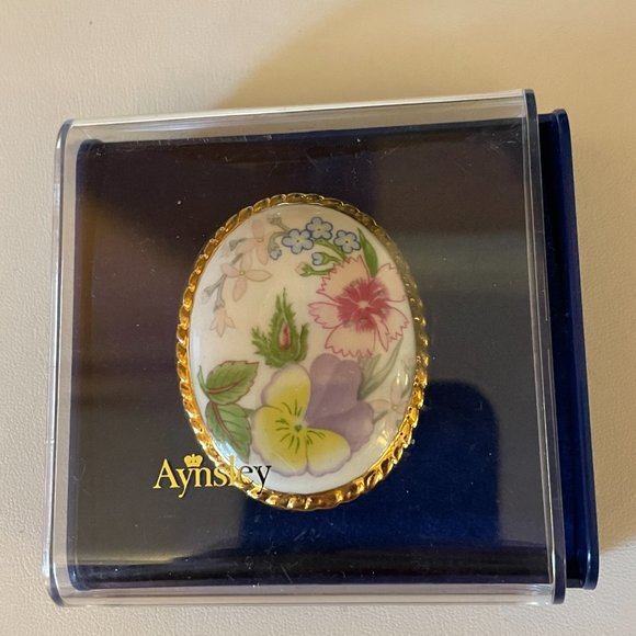 Aynsley Floral Design Brooch - Picture 3 of 5